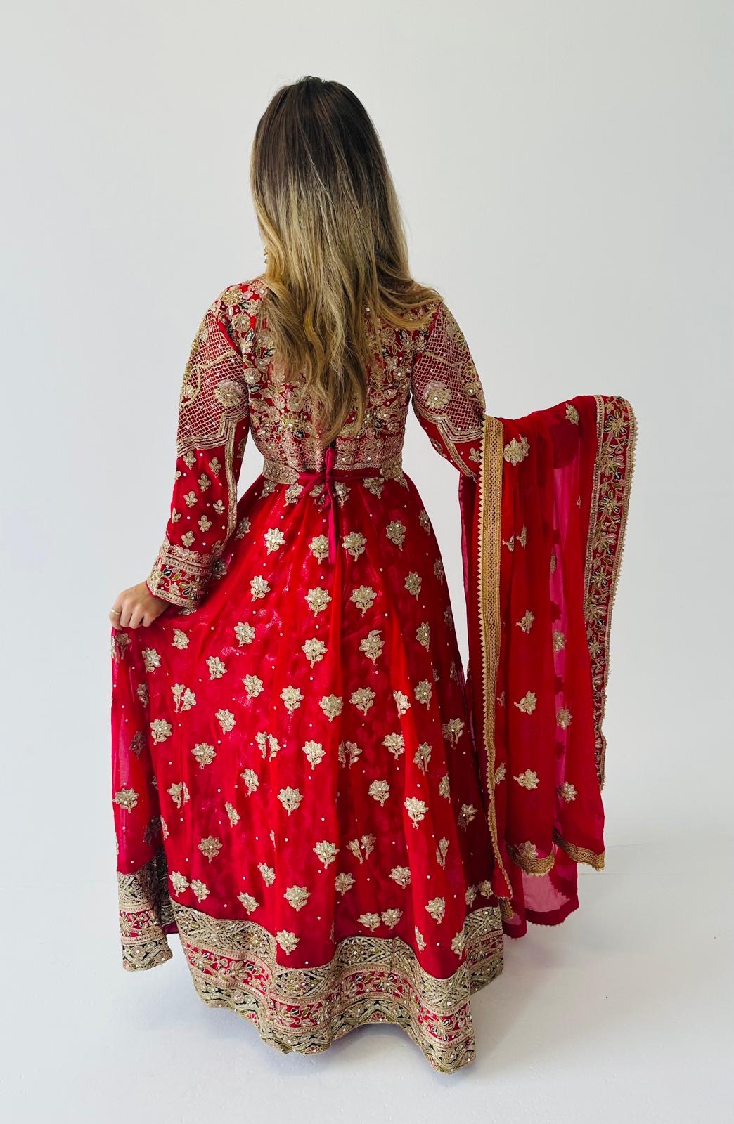 LYZA pink outfit