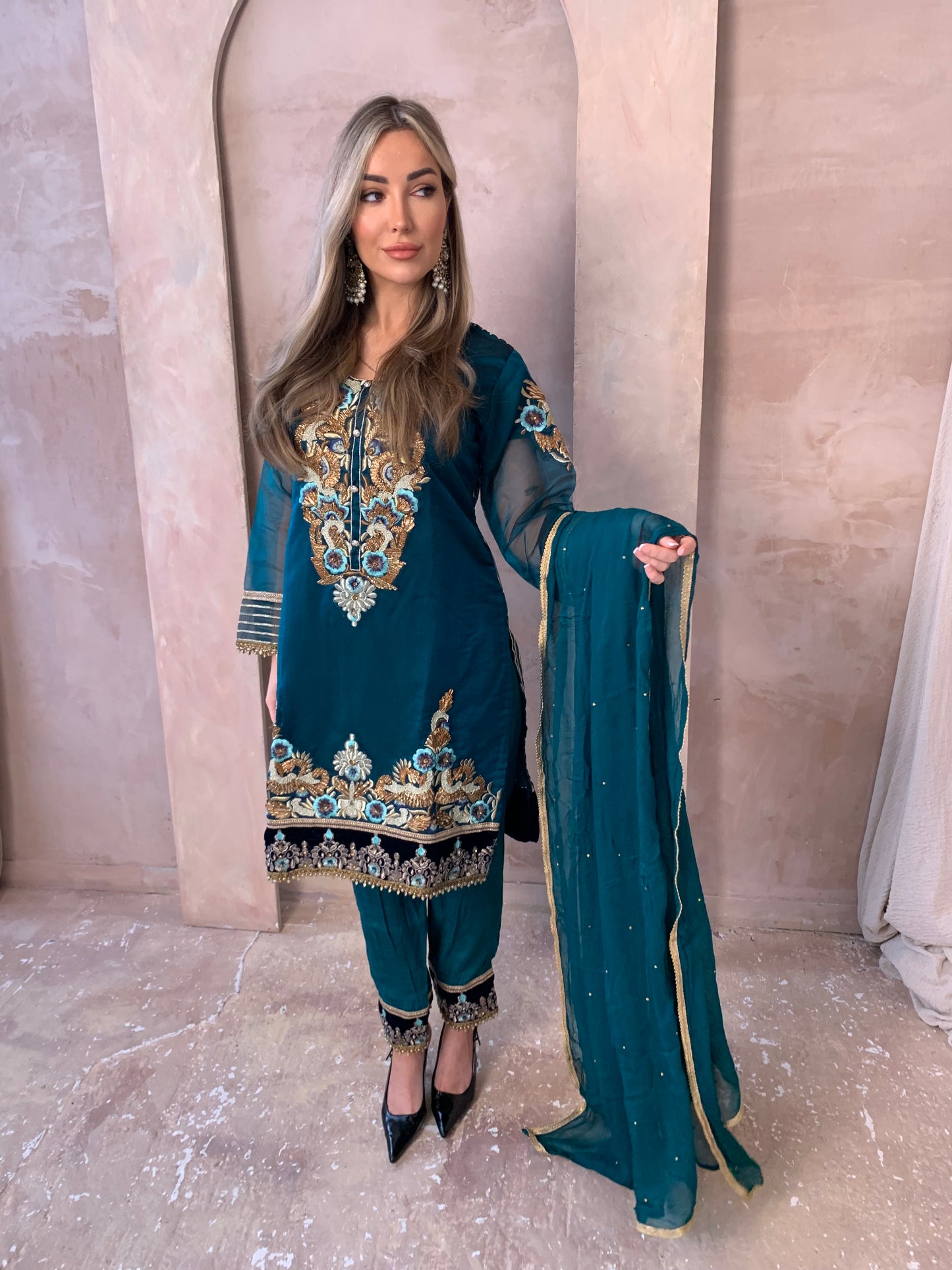 REHANA teal outfit