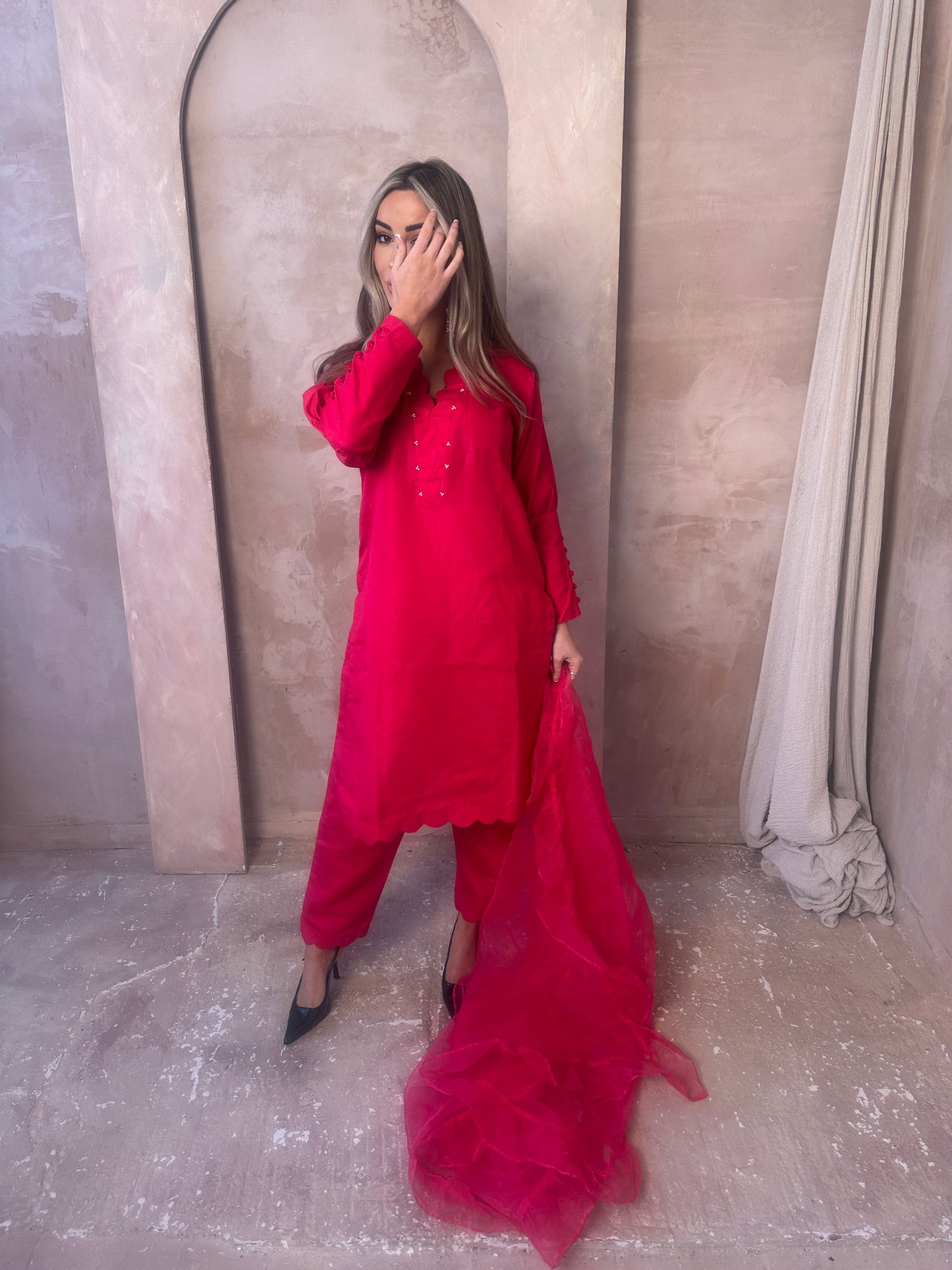 LEALA hot pink outfit