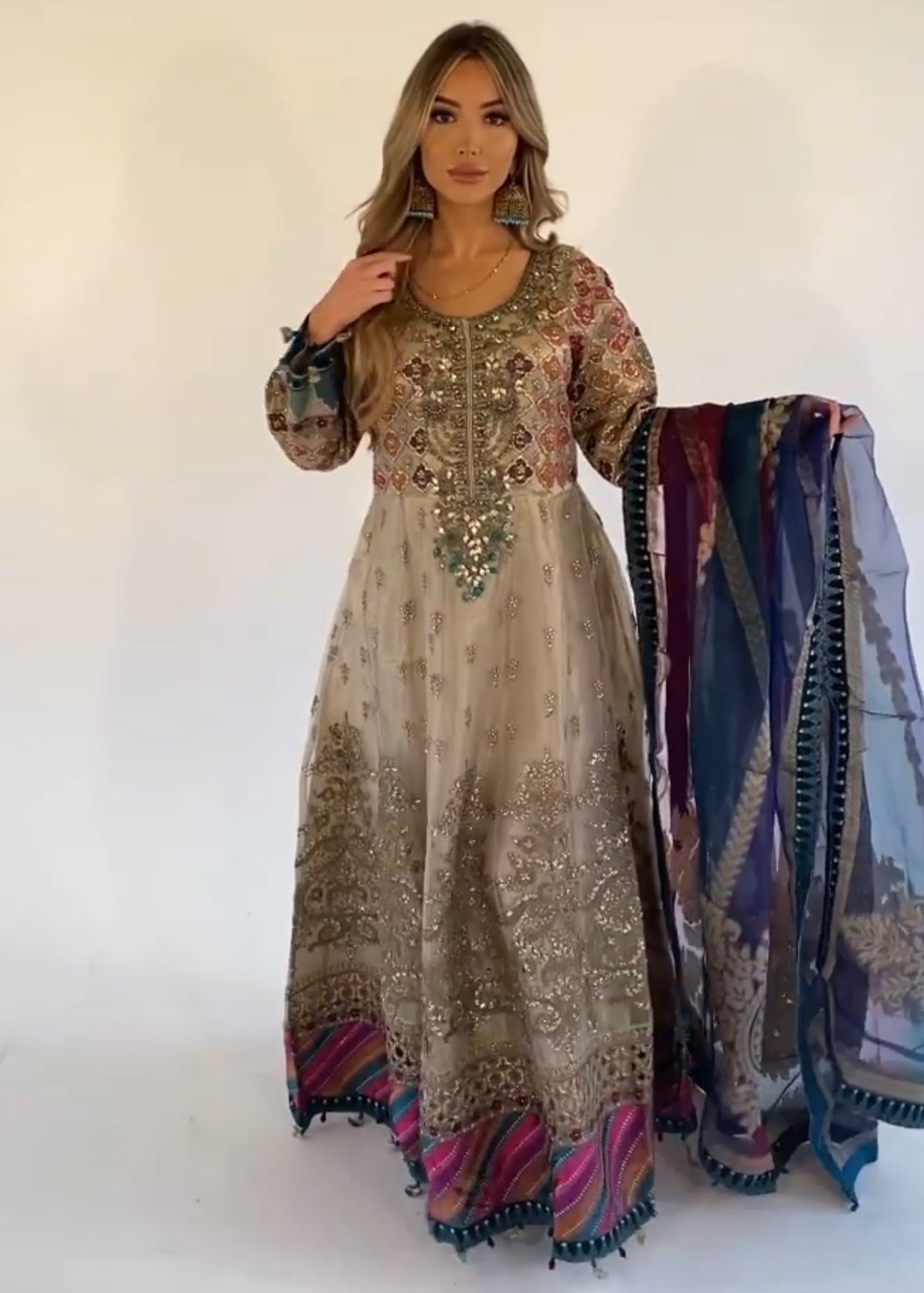 ZENAB beige outfit