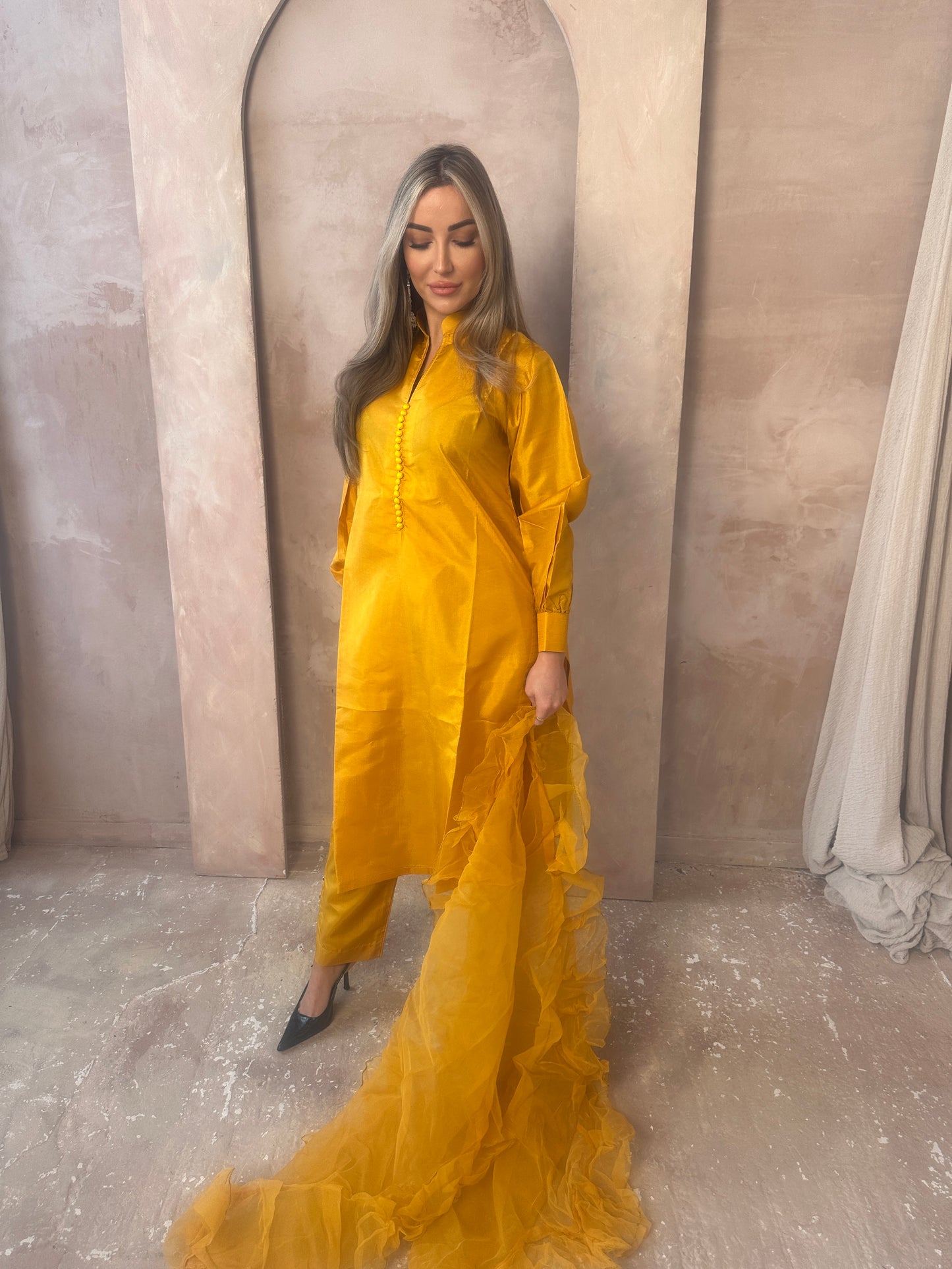 NIDA mustard outfit