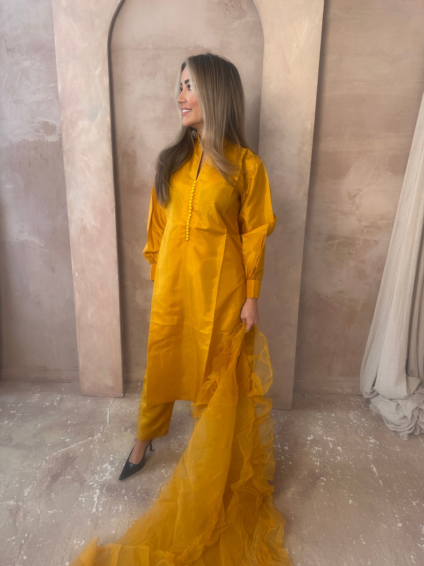 NIDA mustard outfit