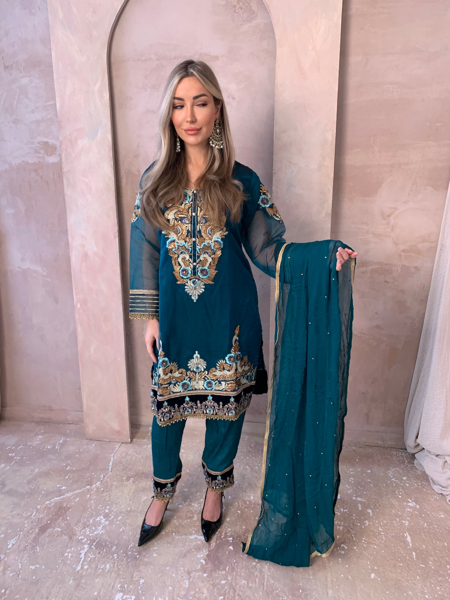 REHANA teal outfit