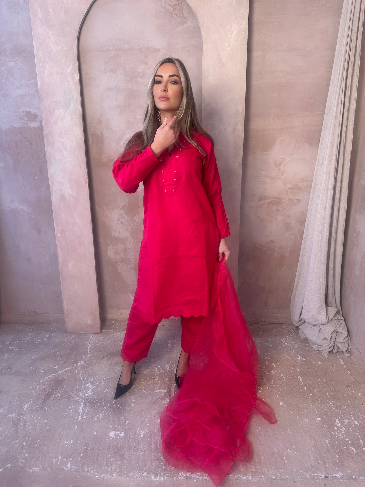 LEALA hot pink outfit