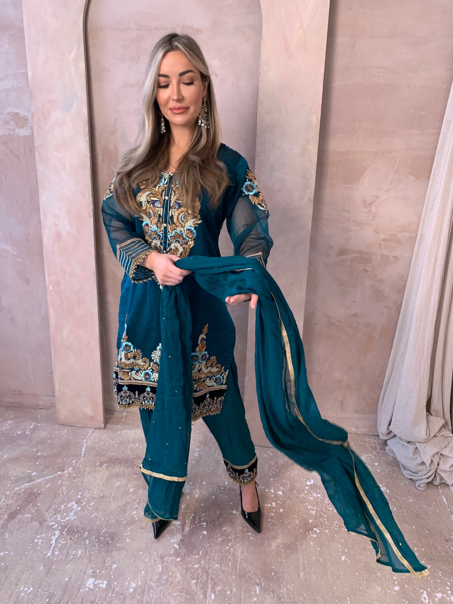 REHANA teal outfit