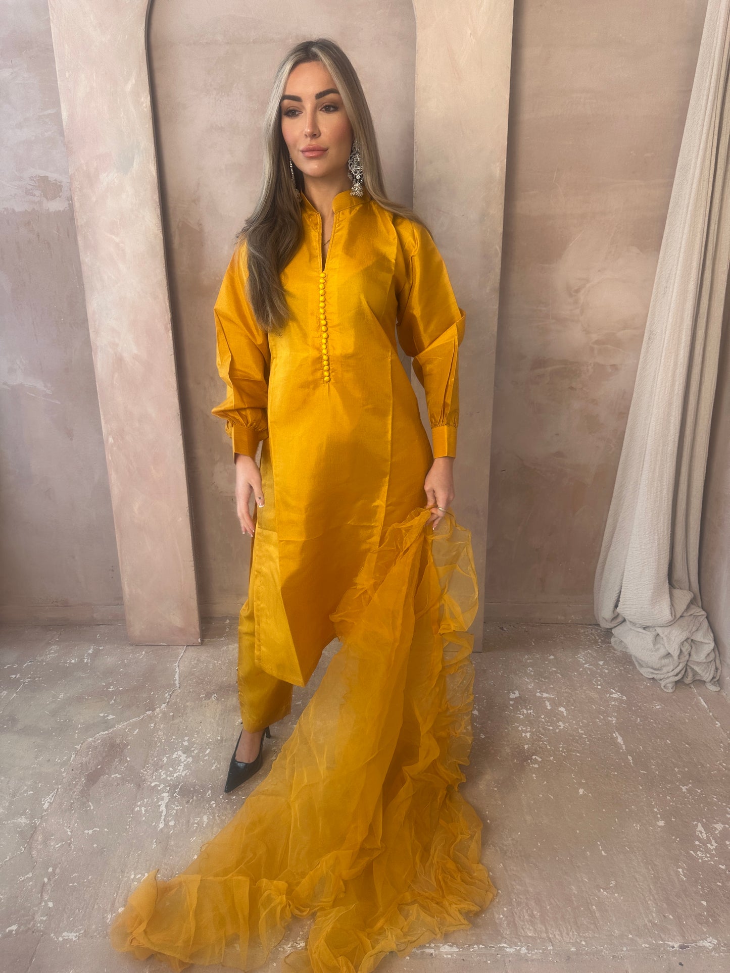 NIDA mustard outfit