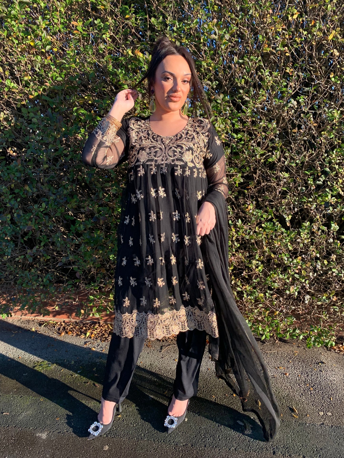 DALYLA black outfit