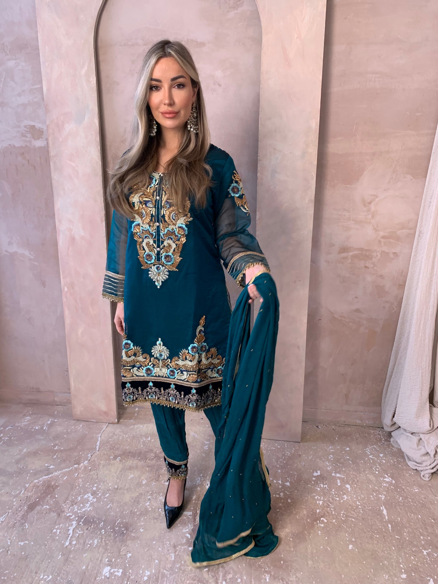 REHANA teal outfit
