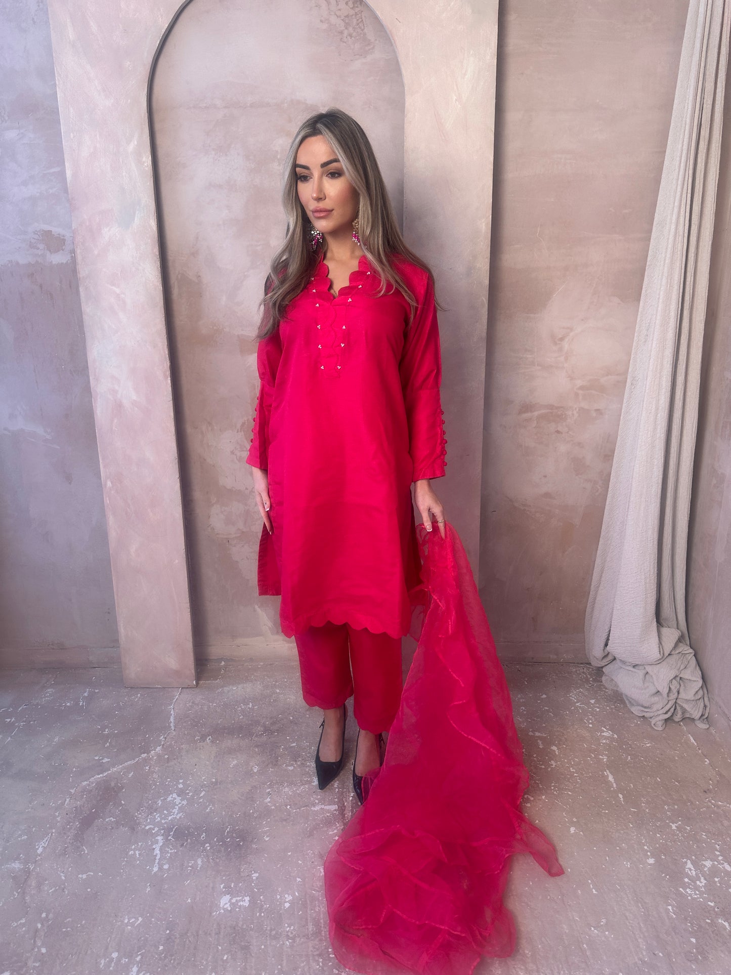 LEALA hot pink outfit