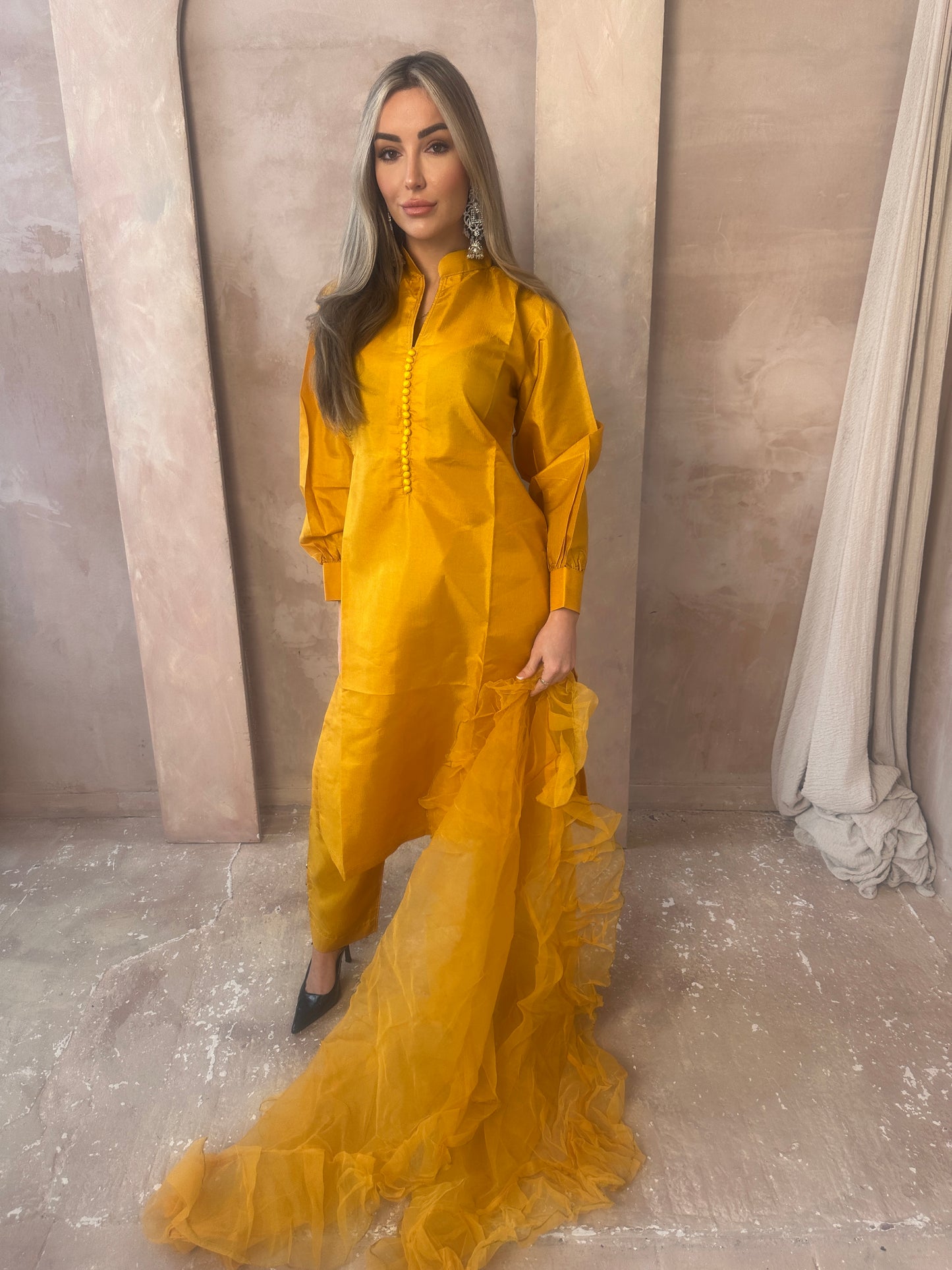 NIDA mustard outfit