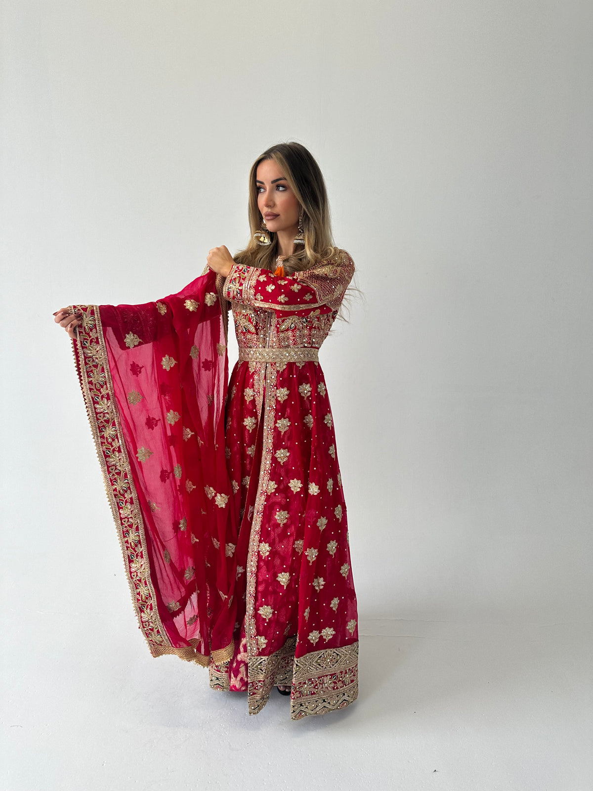 LIRA magenta pink and gold outfit