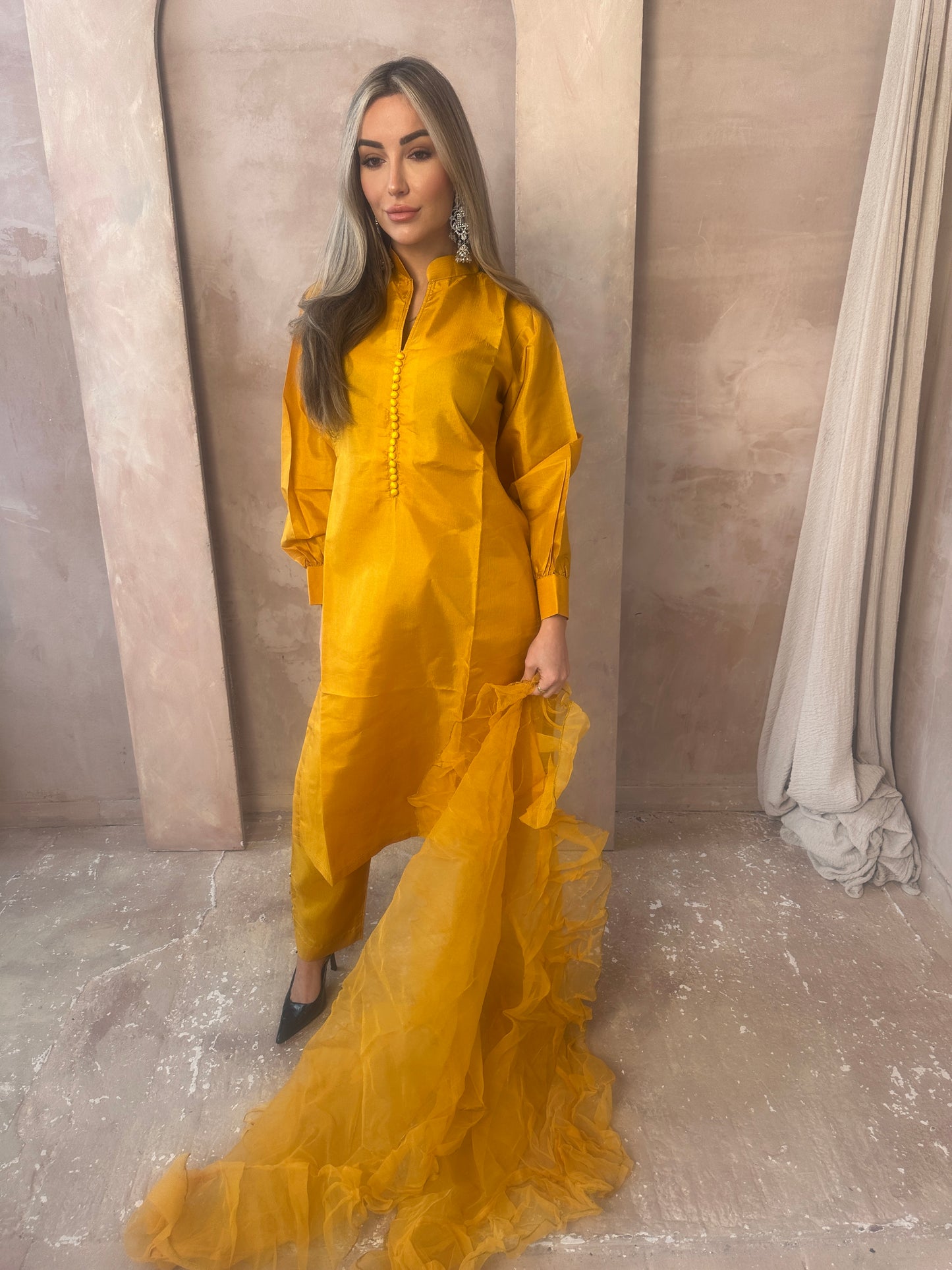 NIDA mustard outfit