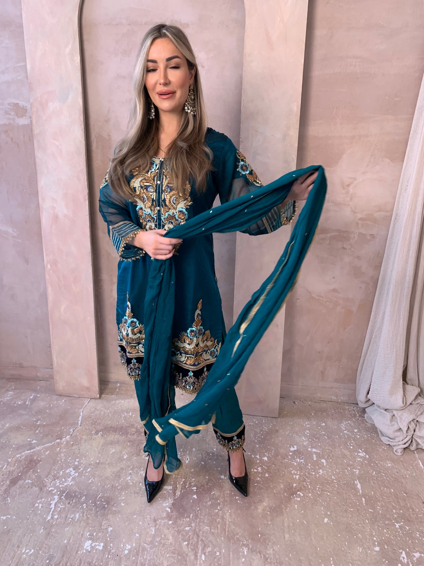 REHANA teal outfit