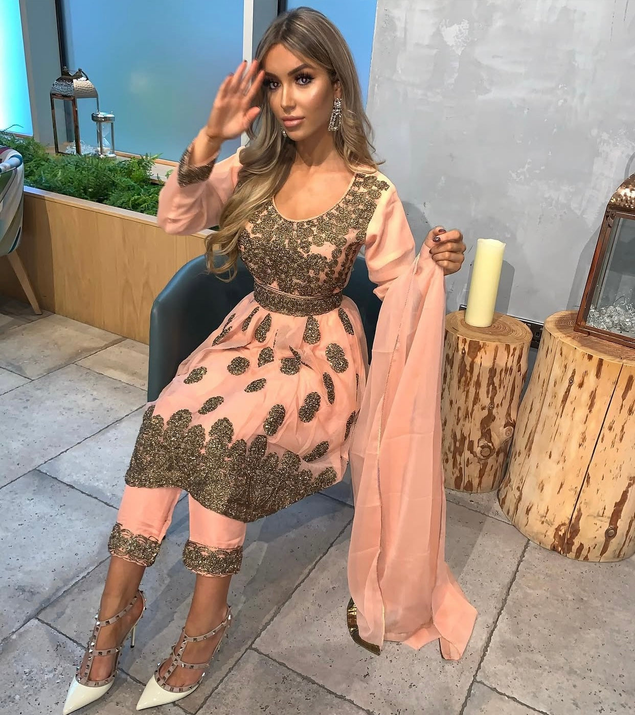 EIRA pink and gold outfit