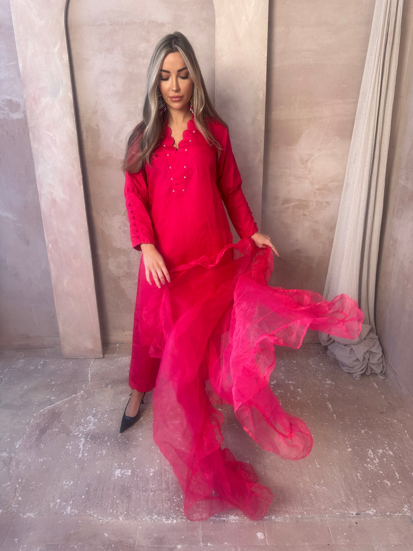 LEALA hot pink outfit