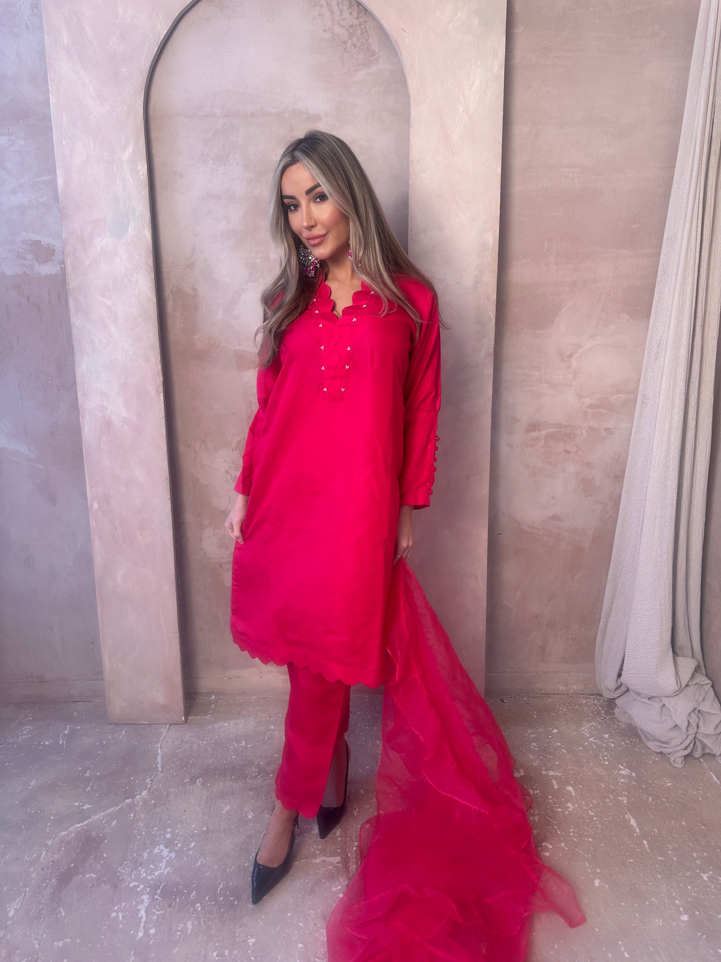 LEALA hot pink outfit