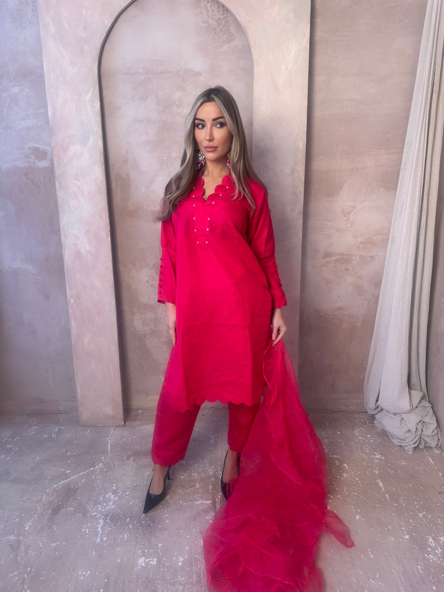 LEALA hot pink outfit