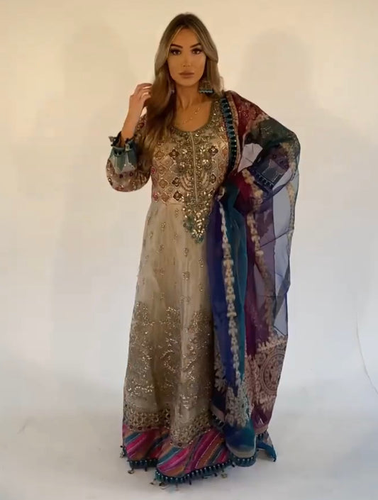 ZENAB beige outfit
