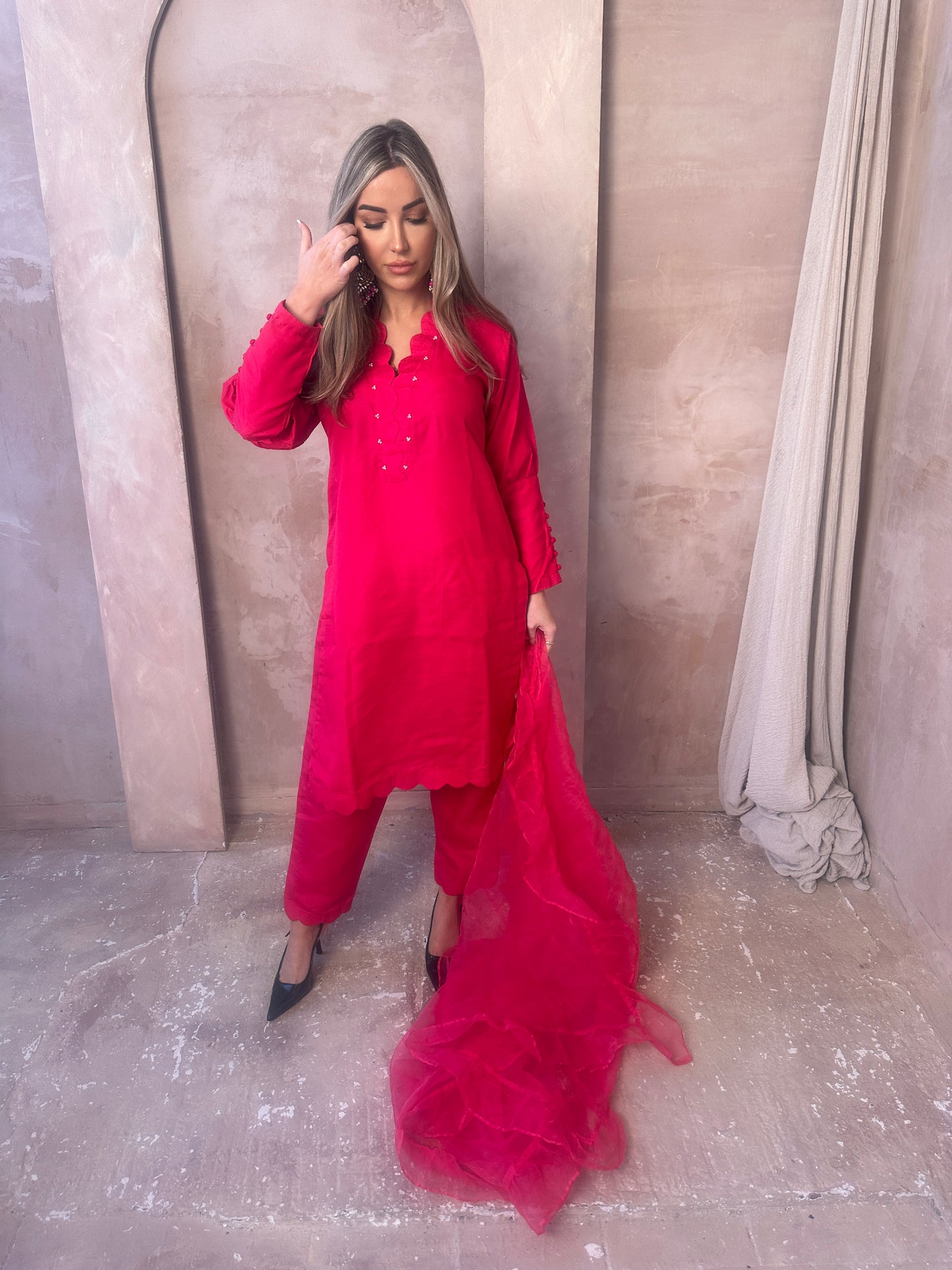 LEALA hot pink outfit
