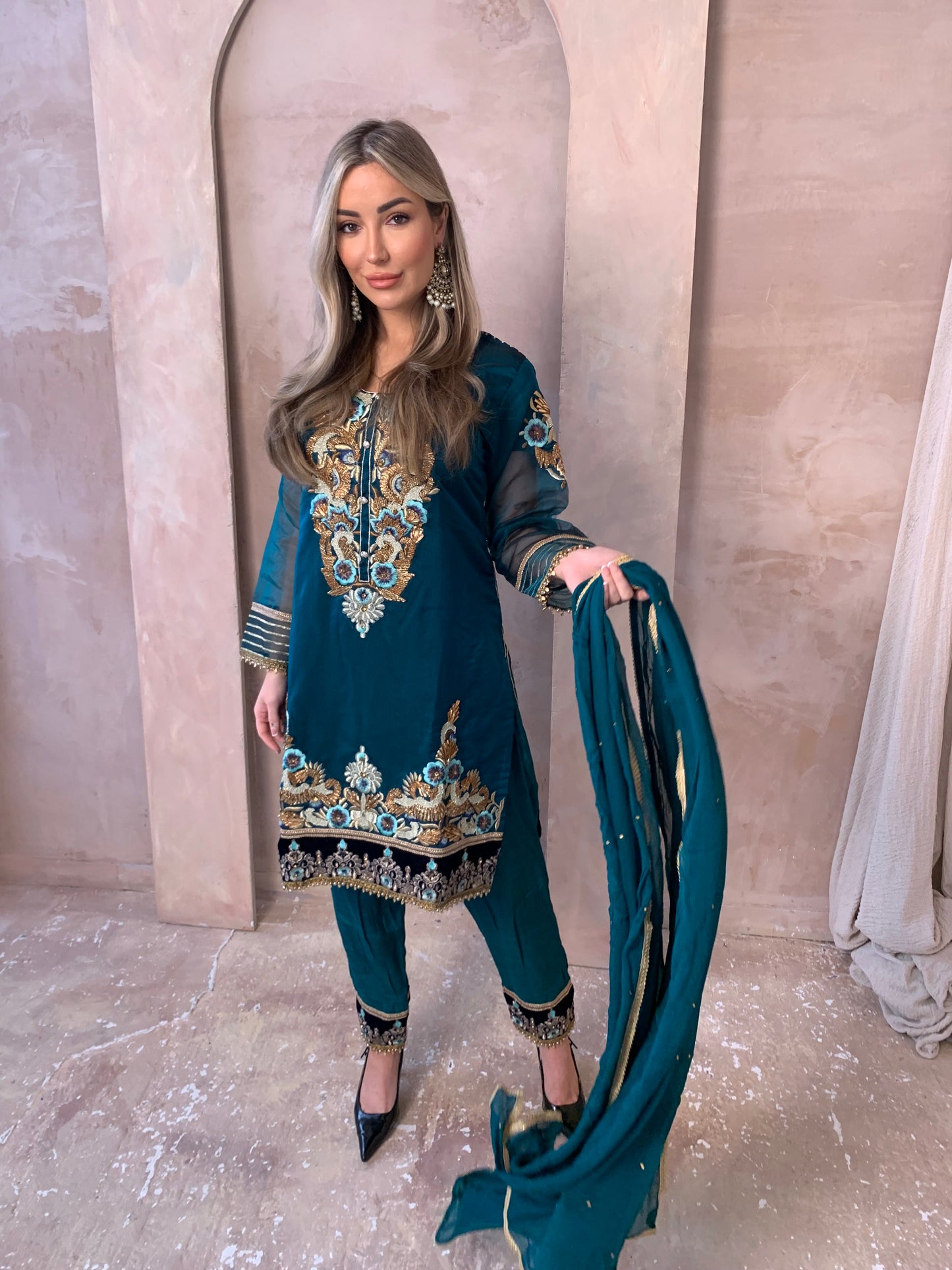 REHANA teal outfit