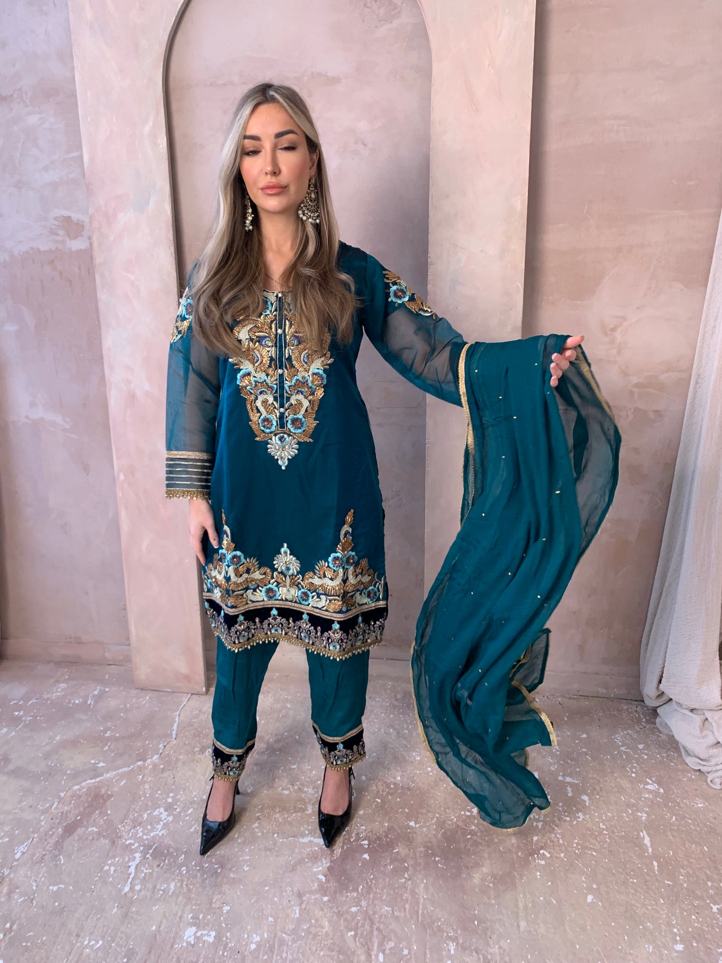 REHANA teal outfit