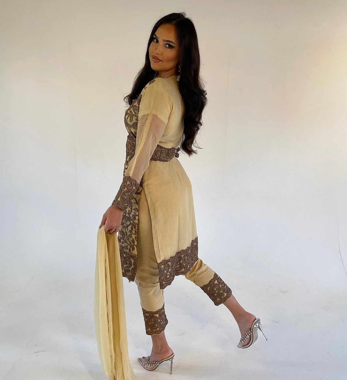 ARIA buttercream outfit