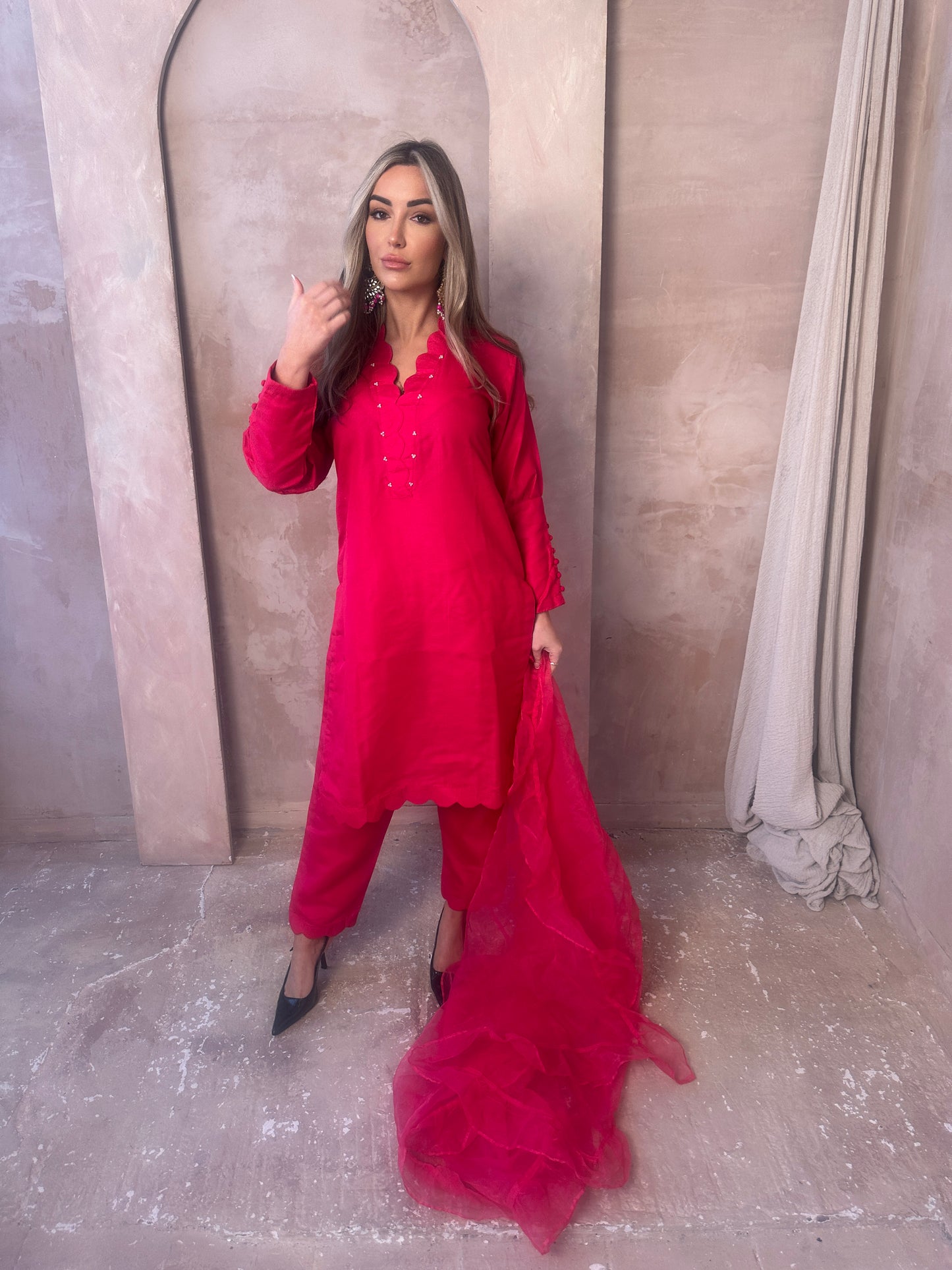 LEALA hot pink outfit