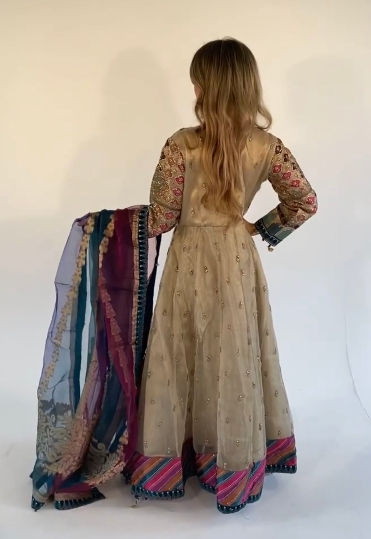 ZENAB beige outfit