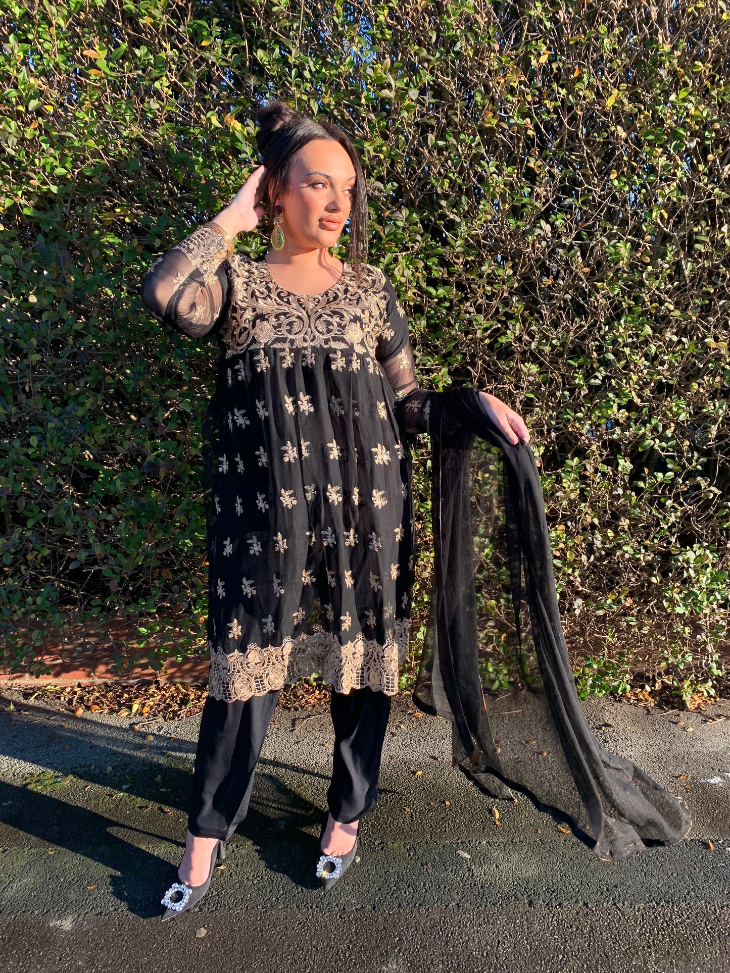 DALYLA black outfit