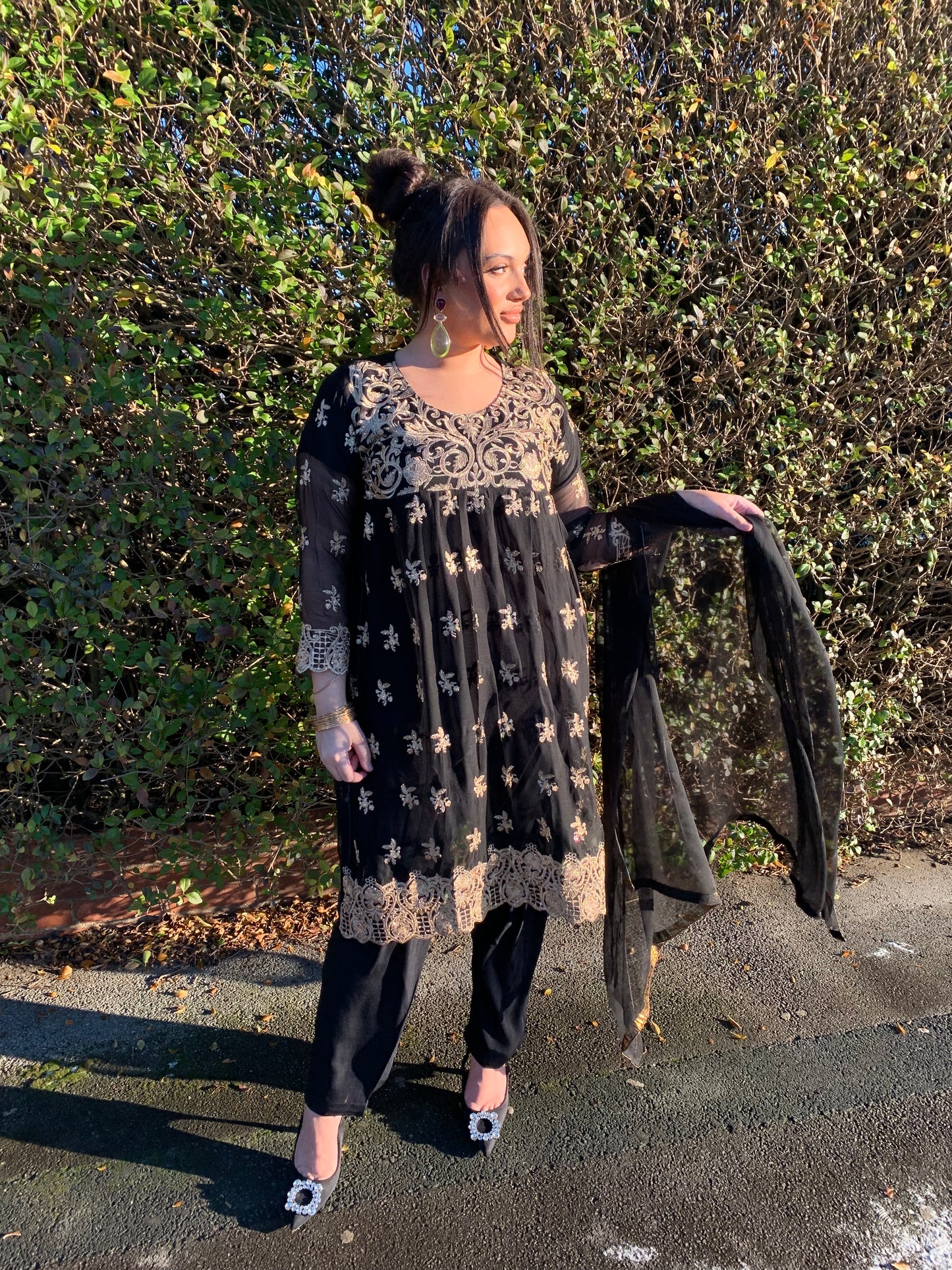 DALYLA black outfit
